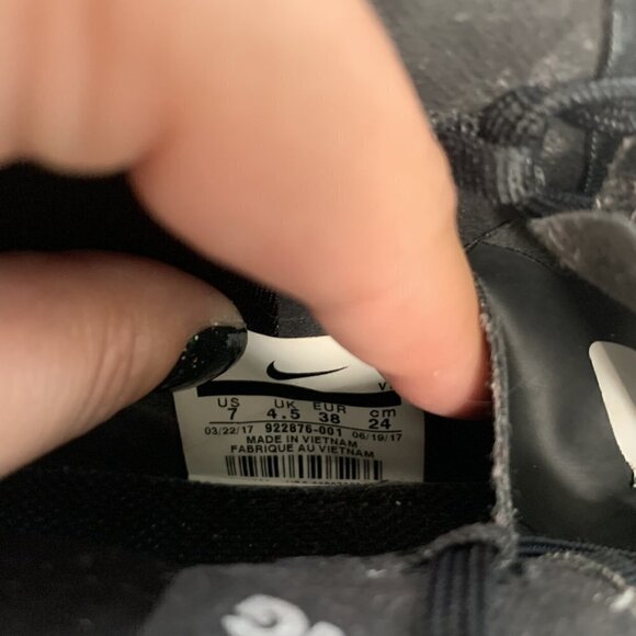 Nike Air Zoom Strong 2 Metallic Black - Picture 2 of 9